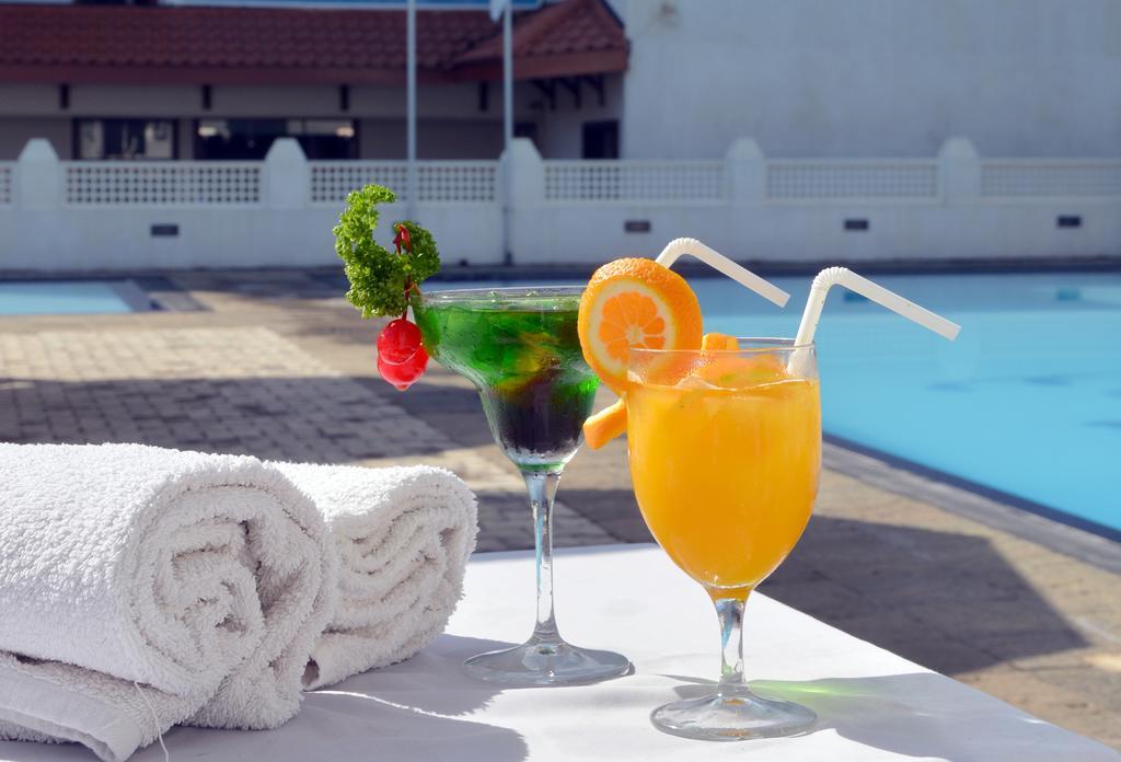 Mount Breeze Hotel Дехивала-Маунт-Лавиния Экстерьер фото