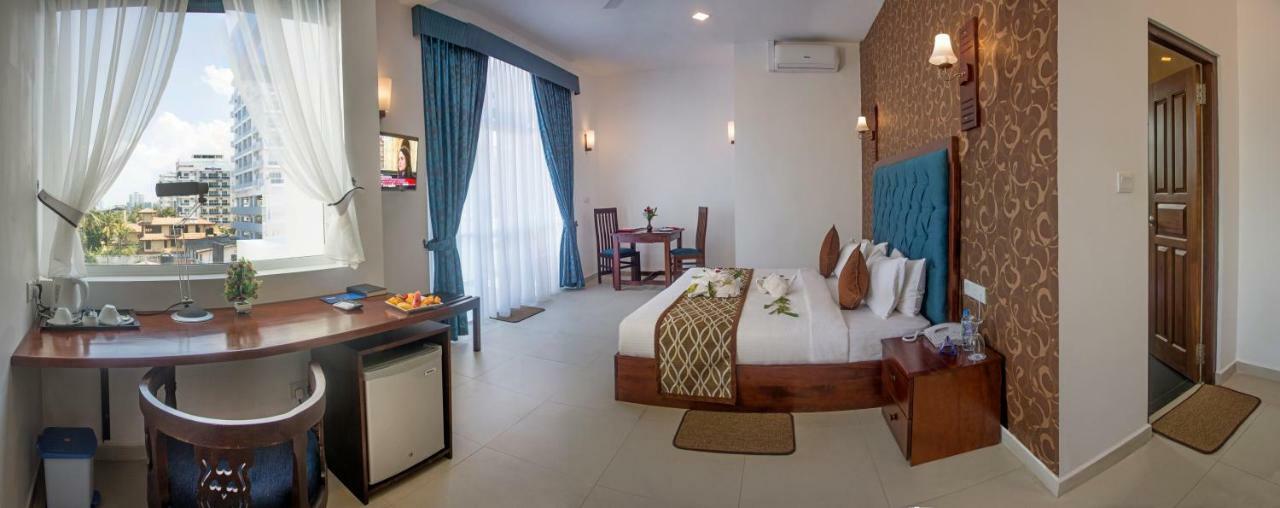 Mount Breeze Hotel Дехивала-Маунт-Лавиния Экстерьер фото