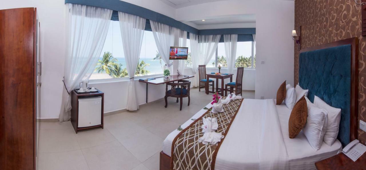 Mount Breeze Hotel Дехивала-Маунт-Лавиния Экстерьер фото